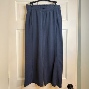 Lululemon Ribbed Softstreme Mid-Rise Wide-Leg Cropped Pant